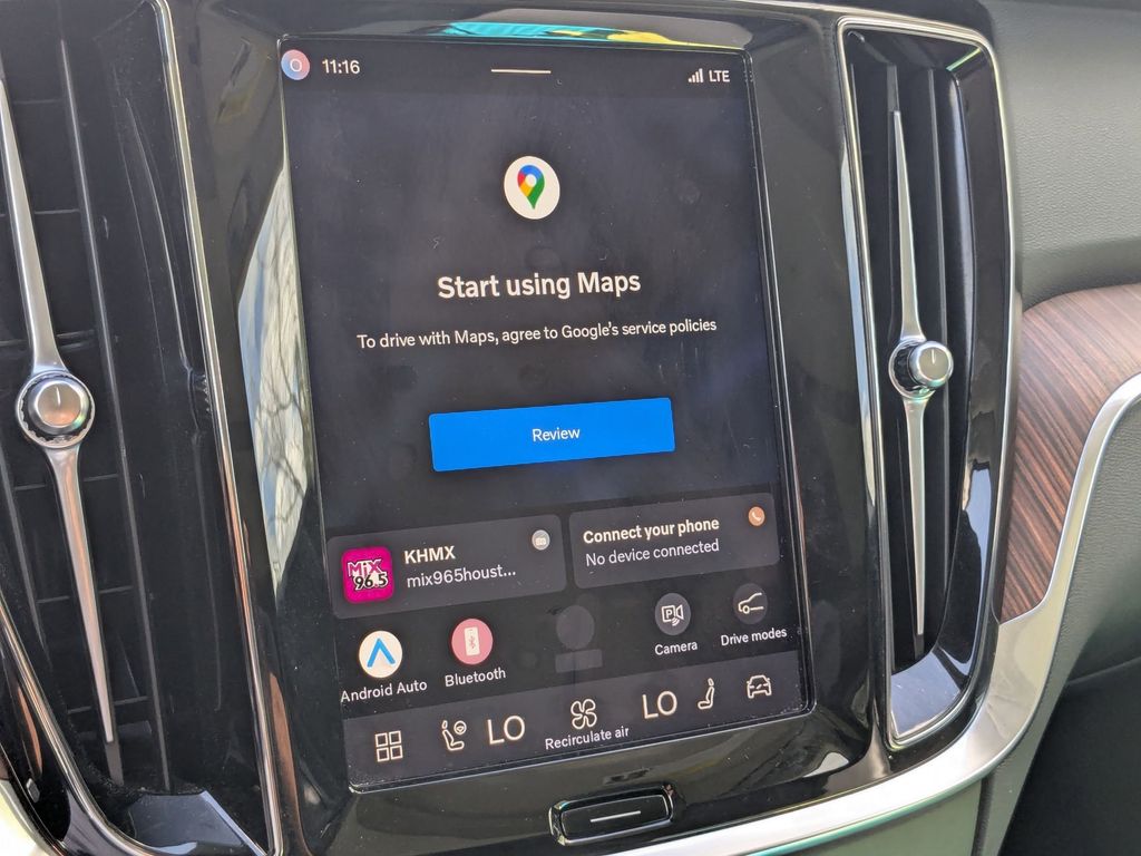 Thumbnail: 2025 Volvo S60 - 21