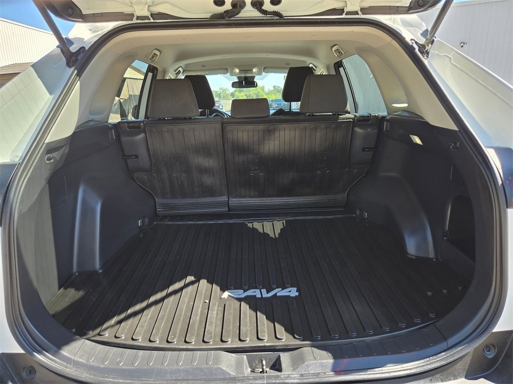 Thumbnail: 2025 Toyota RAV4 - 19