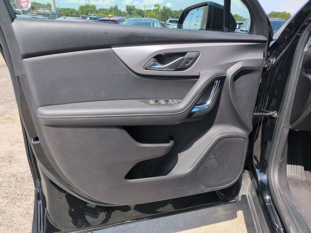 Thumbnail: 2025 Chevrolet Blazer - 11