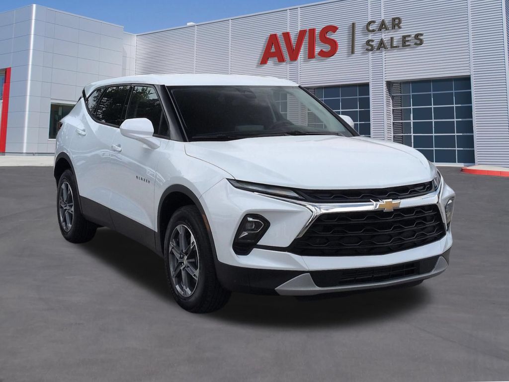 Thumbnail: 2025 Chevrolet Blazer - 3