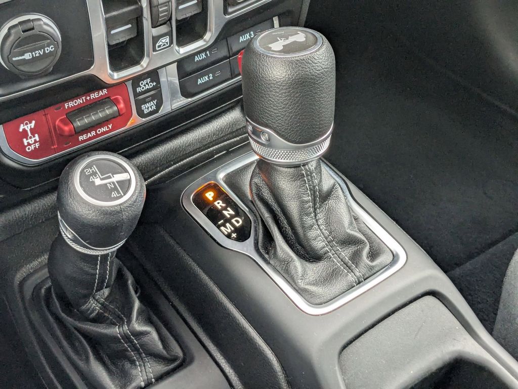 Thumbnail: 2025 Jeep Wrangler - 20