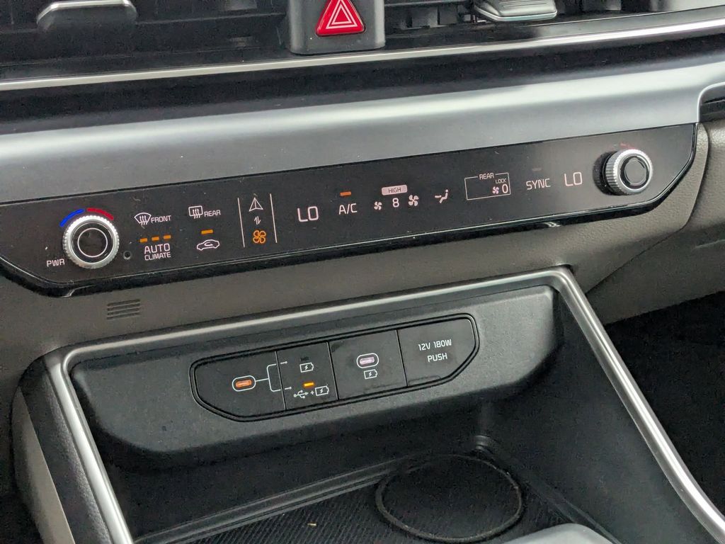 Thumbnail: 2025 Kia Carnival - 22