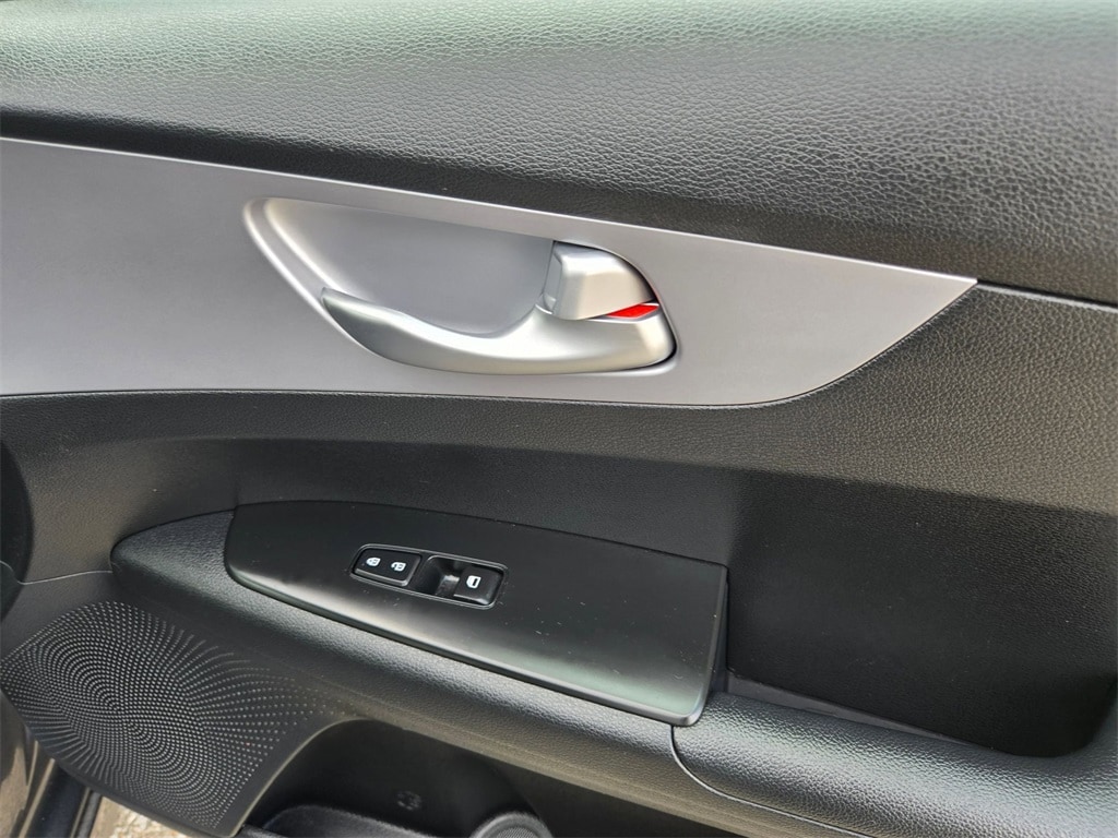 Thumbnail: 2024 Kia Forte - 33