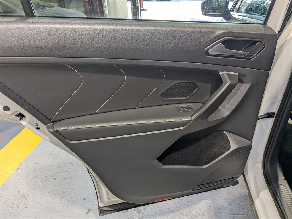 Thumbnail: 2024 Volkswagen Tiguan - 25