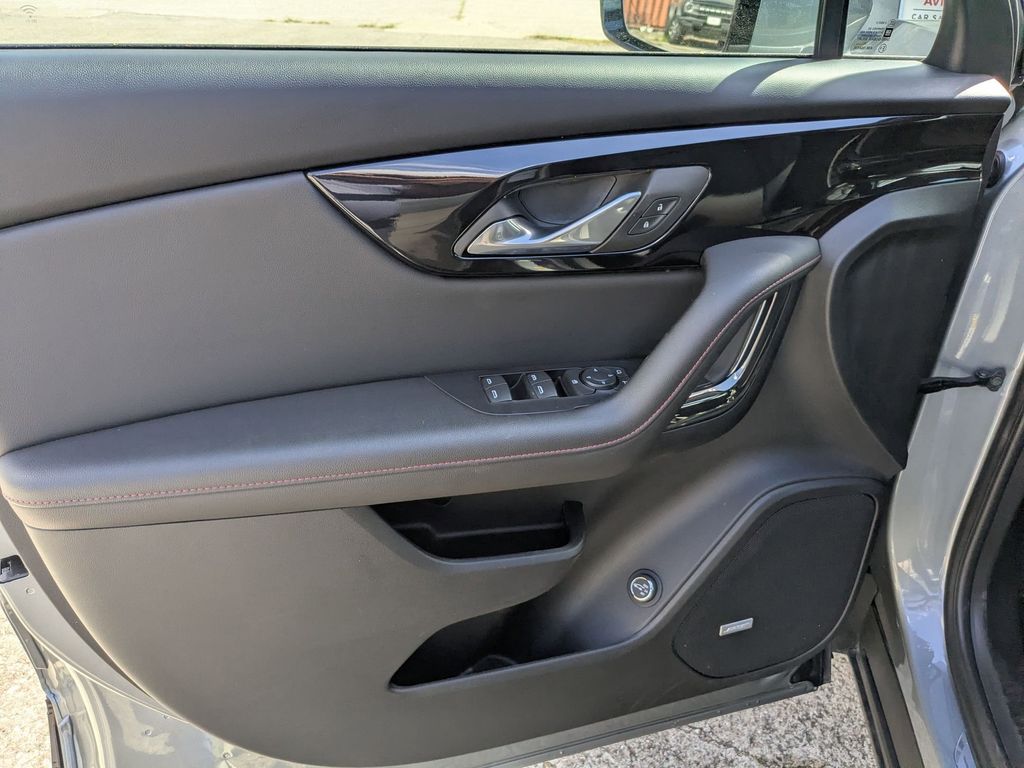 Thumbnail: 2025 Chevrolet Blazer - 10