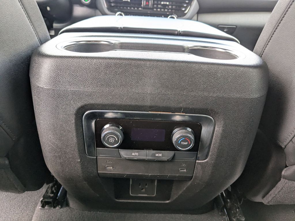 Thumbnail: 2025 Chevrolet Suburban - 25