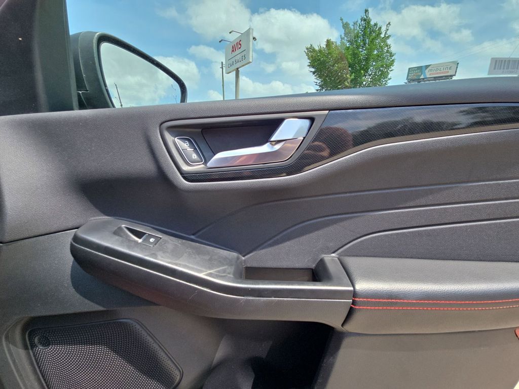 Thumbnail: 2025 Ford Escape - 32