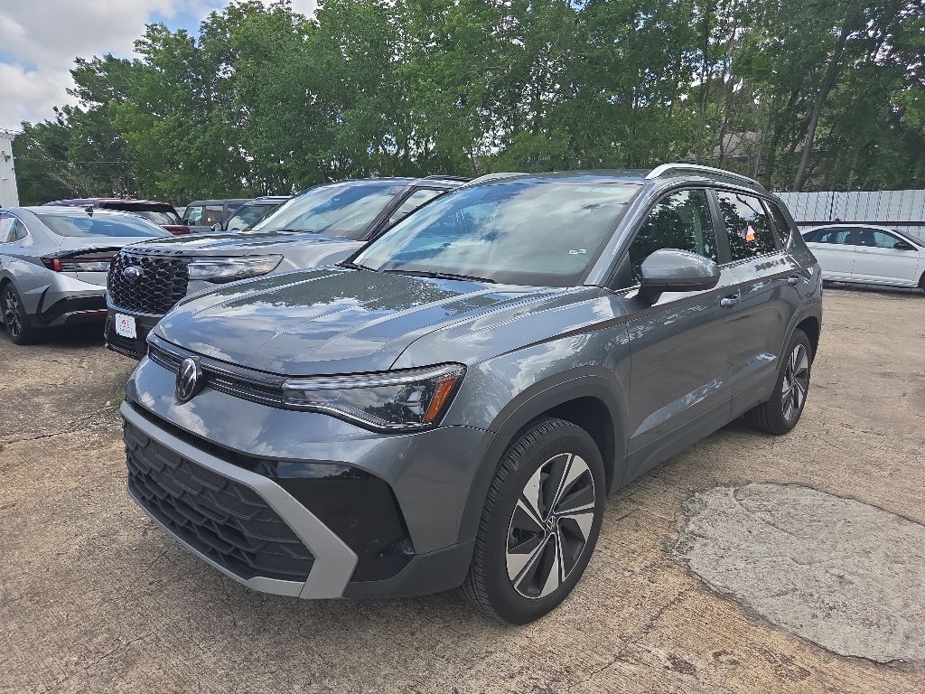 2025 Volkswagen Taos 1.5T SE 4Motion's photo