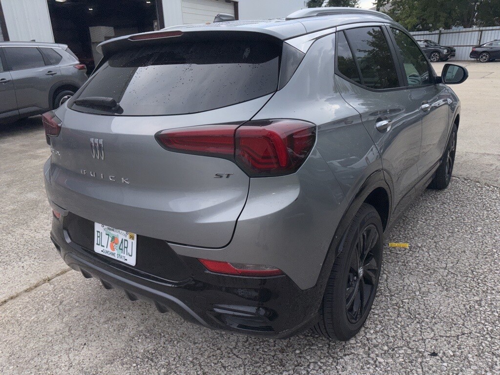 2024 Buick Encore GX Sport Touring photo 4
