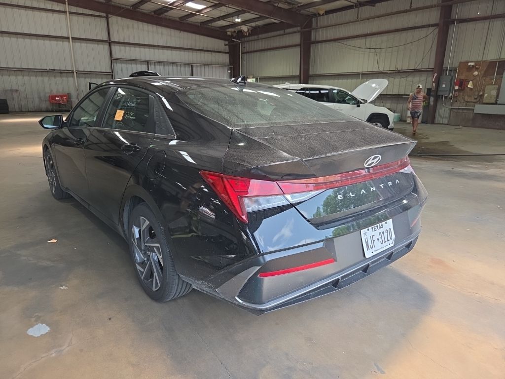 Thumbnail: 2025 Hyundai Elantra - 8