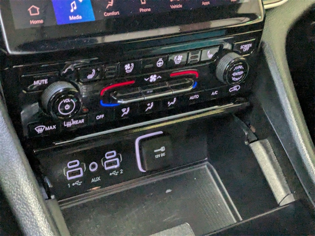 Thumbnail: 2024 Jeep Grand Cherokee L - 23