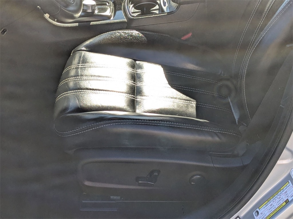 Thumbnail: 2023 Chrysler 300 - 24