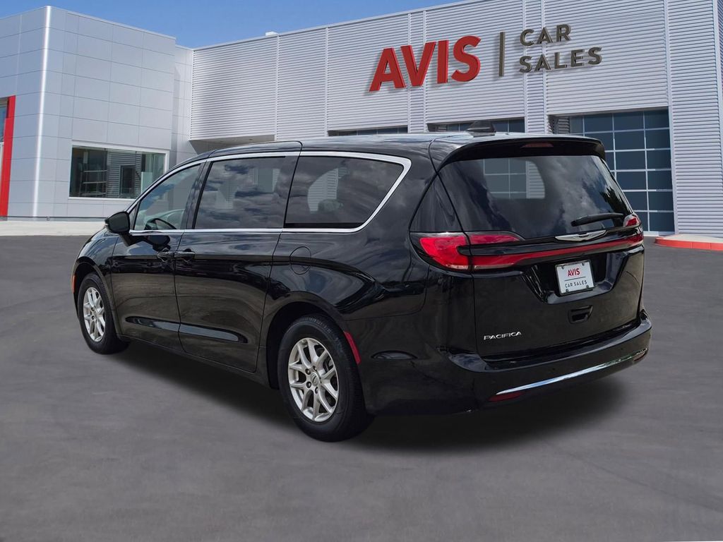 Thumbnail: 2025 Chrysler Pacifica - 9