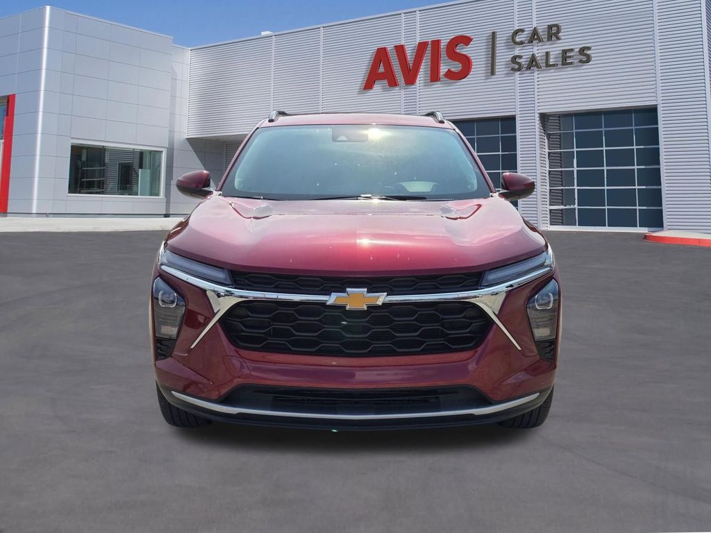 Thumbnail: 2025 Chevrolet Trax - 2