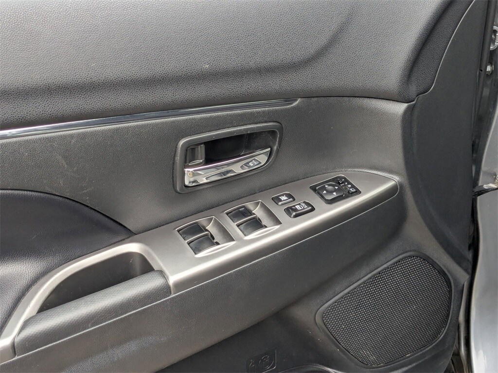 Thumbnail: 2024 Mitsubishi Outlander Sport - 13