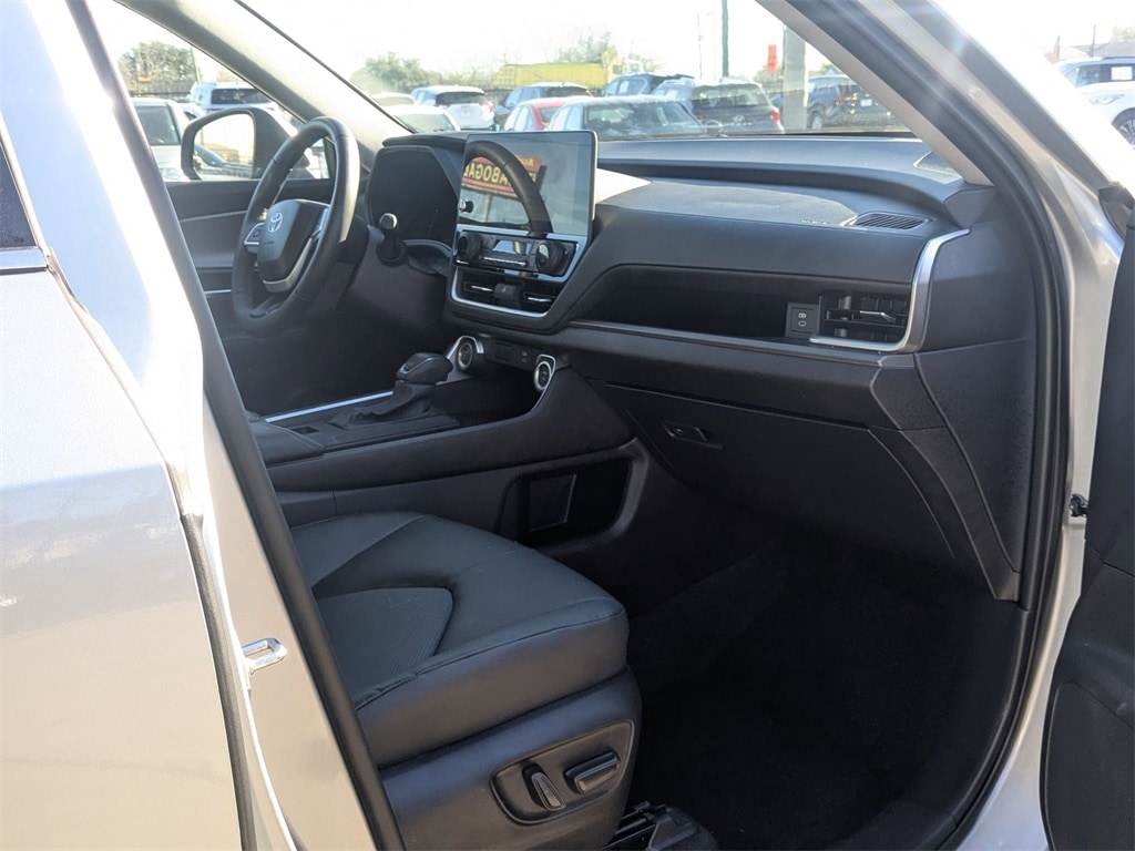 Thumbnail: 2025 Toyota Grand Highlander - 32