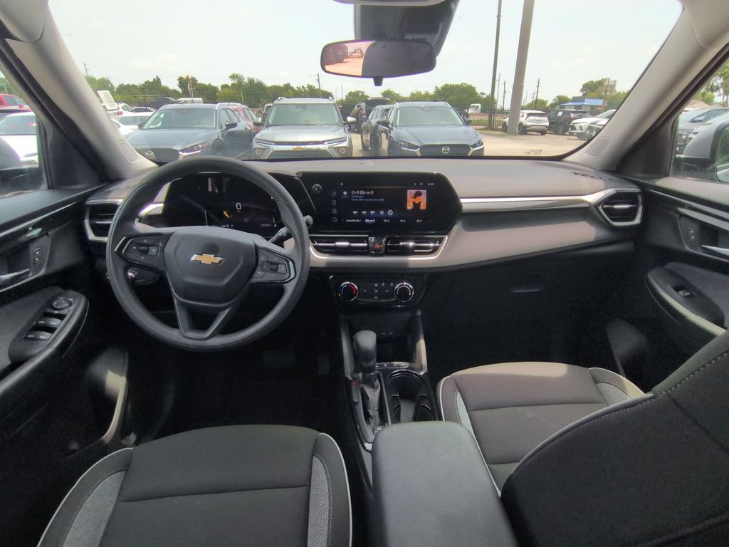 Thumbnail: 2025 Chevrolet TrailBlazer - 26