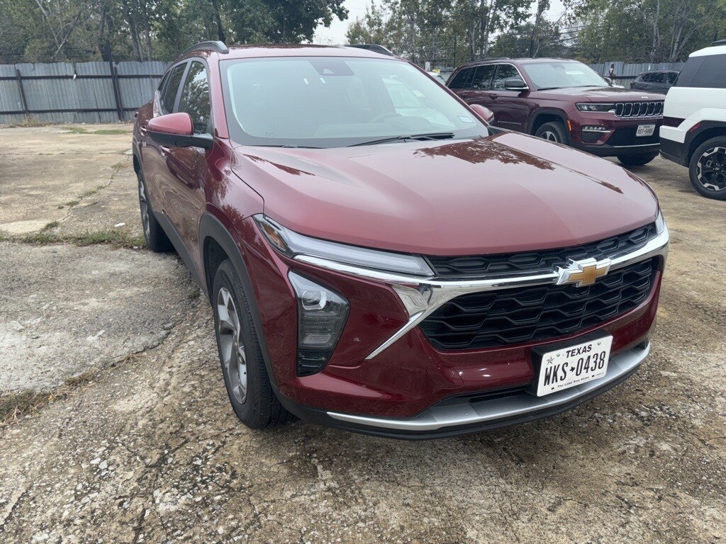 Certified 2025 Chevrolet Trax LT SUV