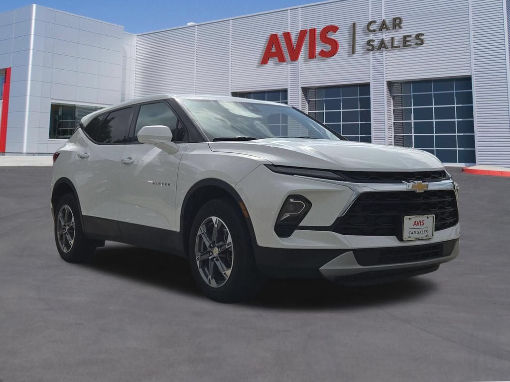 Thumbnail: 2025 Chevrolet Blazer - 3