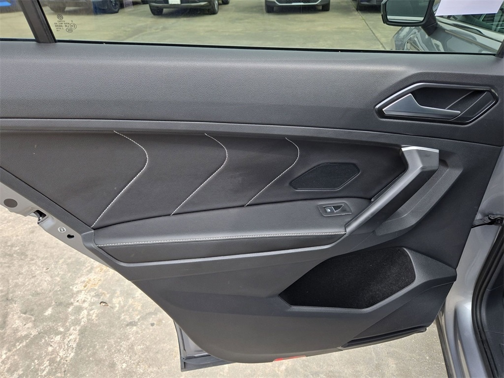 Thumbnail: 2024 Volkswagen Tiguan - 24