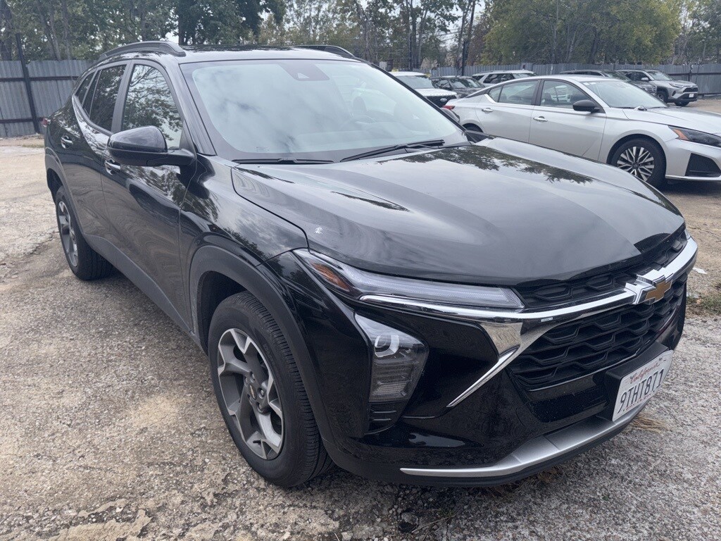Certified 2025 Chevrolet Trax LT SUV