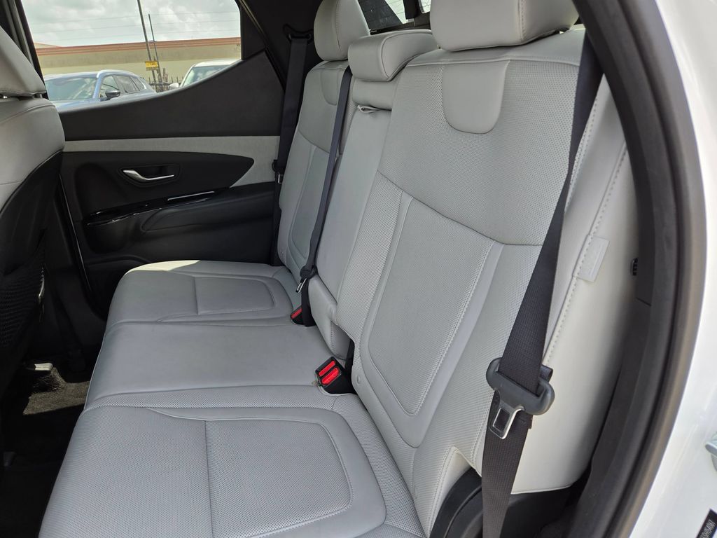 2025 Hyundai Santa Cruz Limited - Photo 31