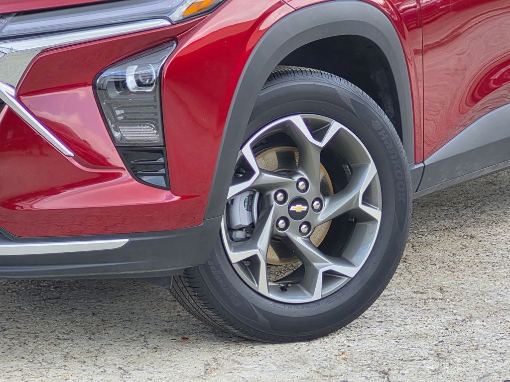 Thumbnail: 2025 Chevrolet Trax - 26