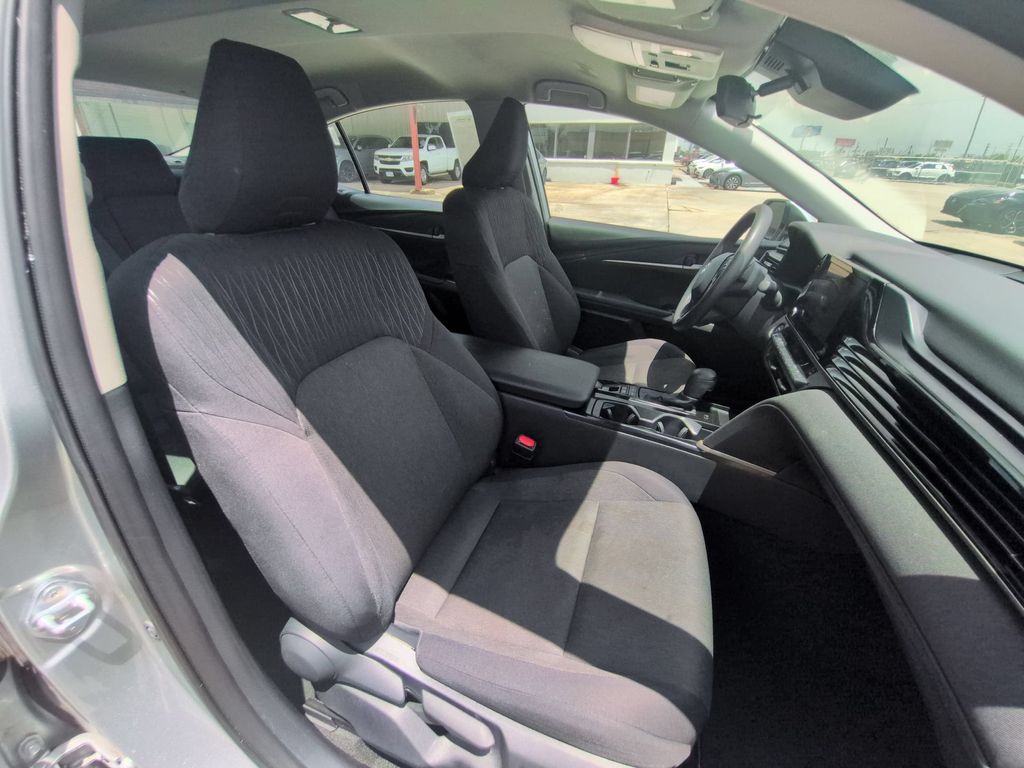 Thumbnail: 2025 Toyota Camry - 30