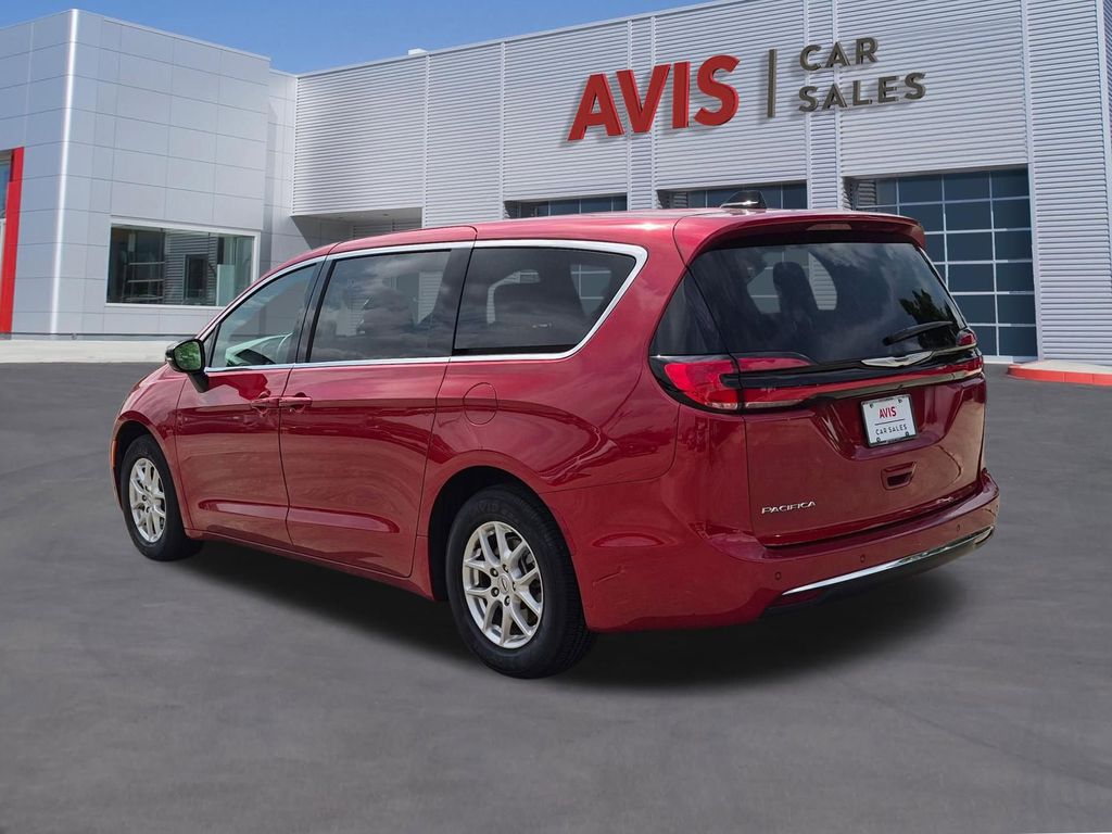 Thumbnail: 2025 Chrysler Pacifica - 9