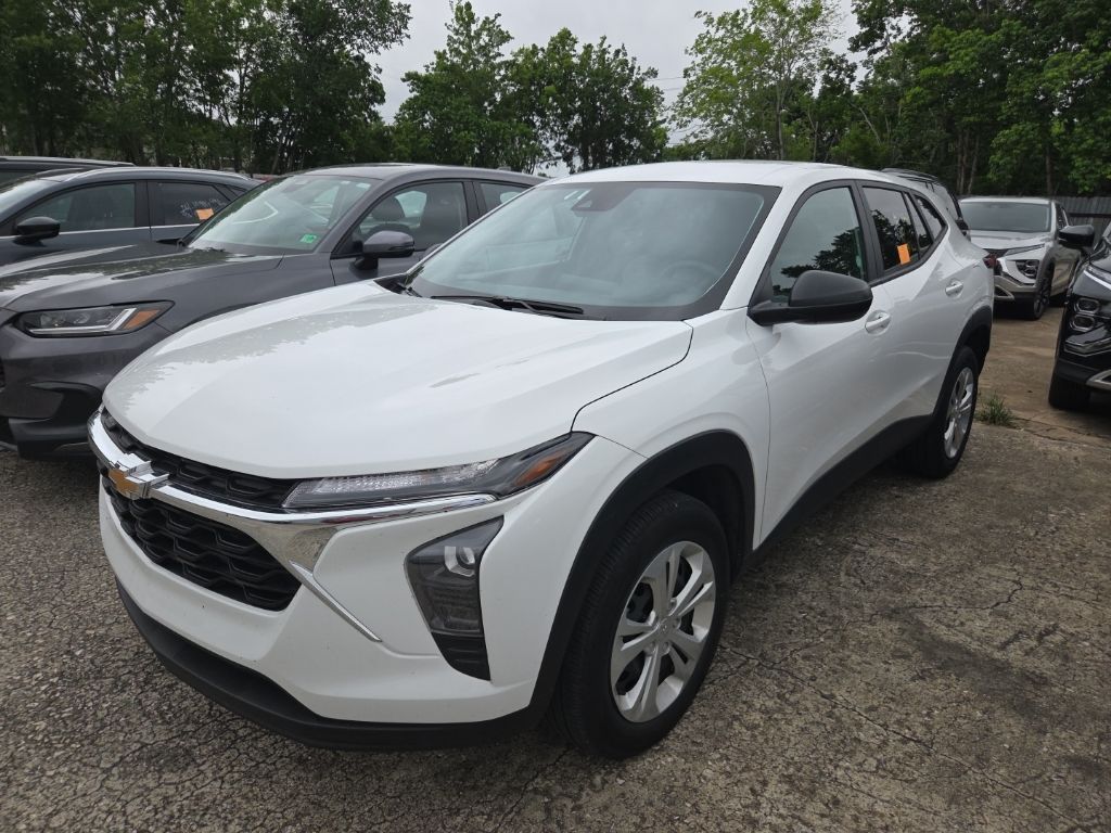Thumbnail: 2025 Chevrolet Trax - 1
