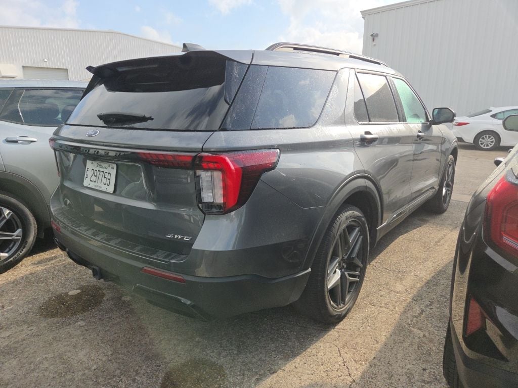 Thumbnail: 2025 Ford Explorer - 9