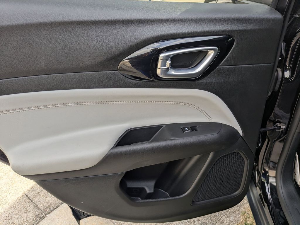 Thumbnail: 2025 Jeep Compass - 22