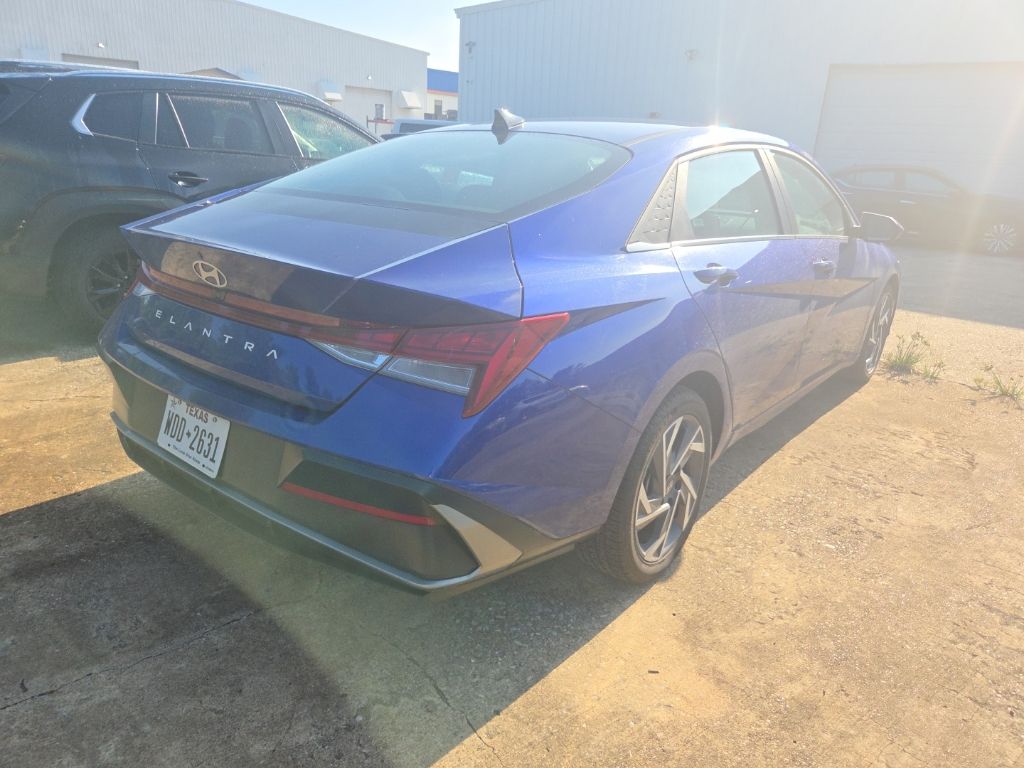 Thumbnail: 2025 Hyundai Elantra - 9