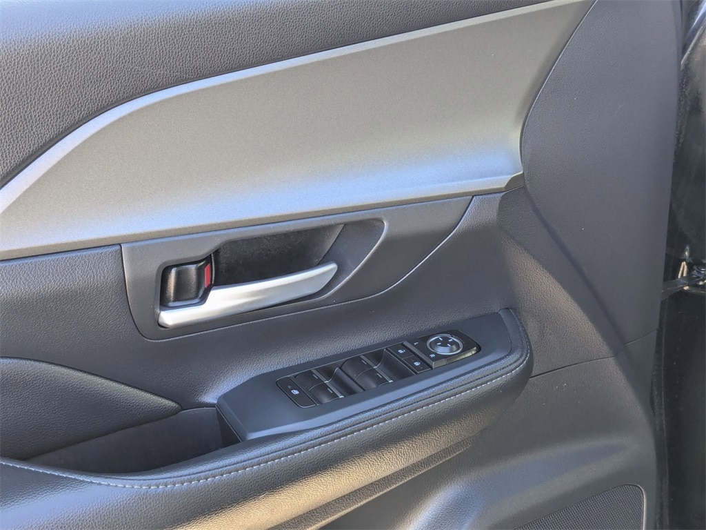 Thumbnail: 2025 Toyota Grand Highlander - 13