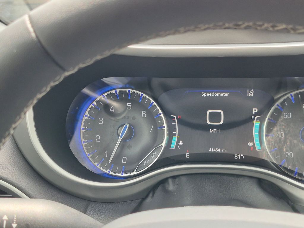 Thumbnail: 2025 Chrysler Pacifica - 17