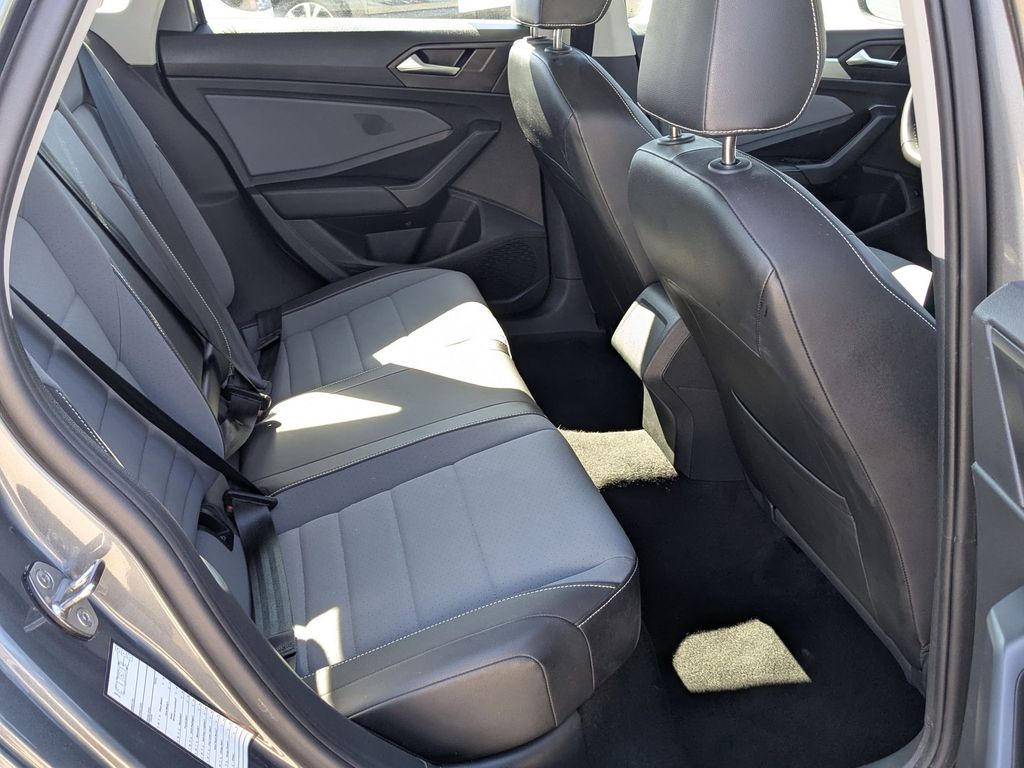 Thumbnail: 2025 Volkswagen Jetta - 28