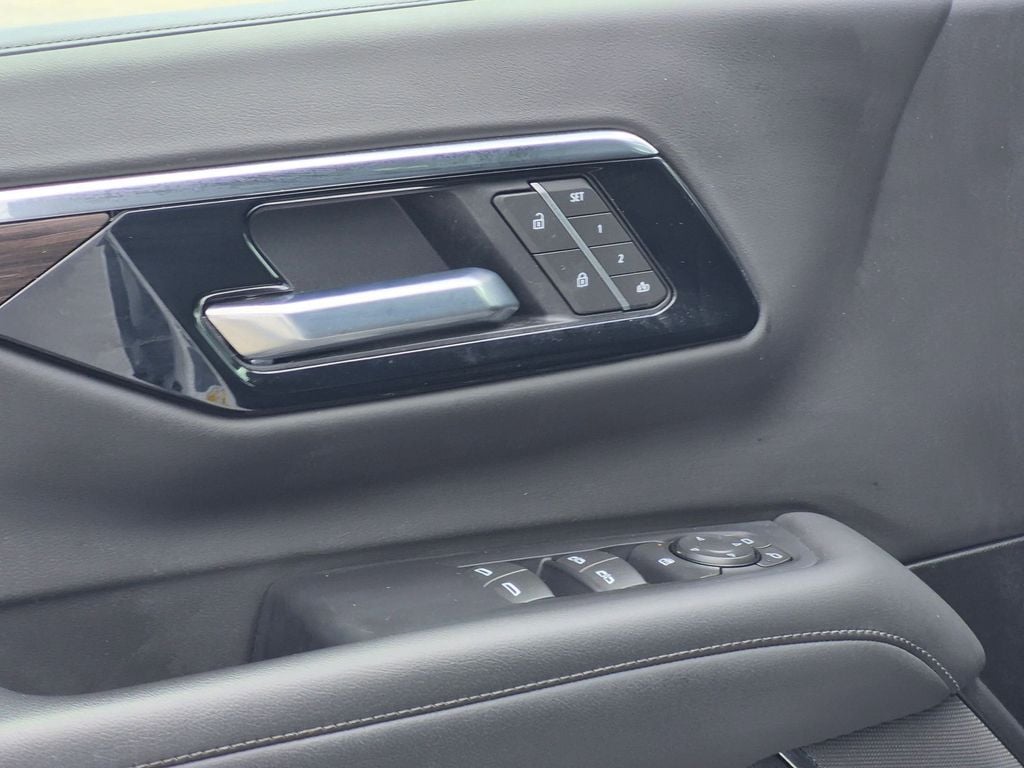 Thumbnail: 2025 Chevrolet Tahoe - 13