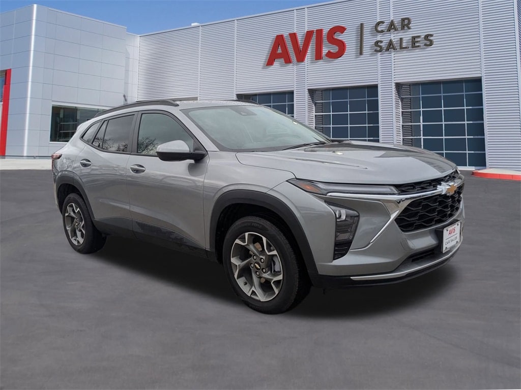 Certified 2025 Chevrolet Trax LT SUV