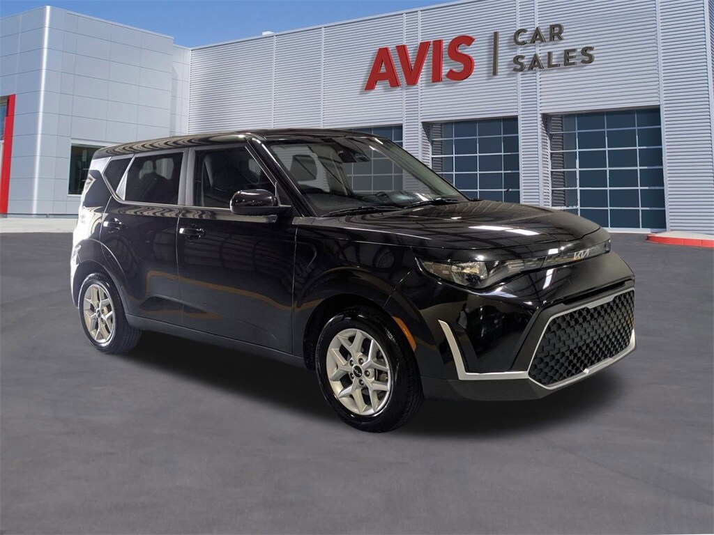 2024 Kia Soul LX photo 3