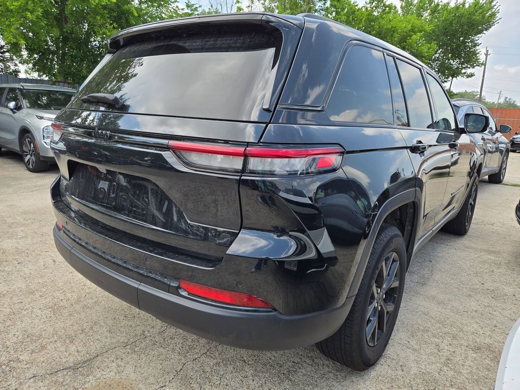 Thumbnail: 2025 Jeep Grand Cherokee - 2