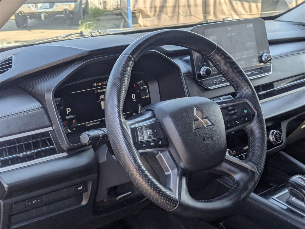 Thumbnail: 2024 Mitsubishi Outlander - 15