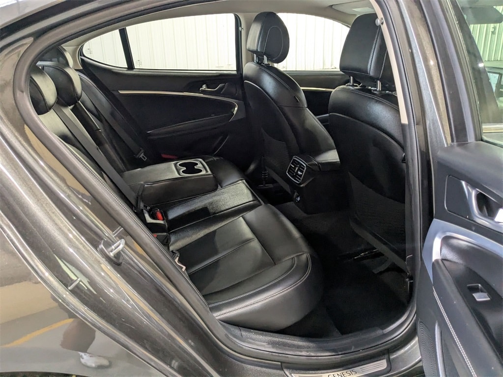 Thumbnail: 2023 Genesis G70 - 29