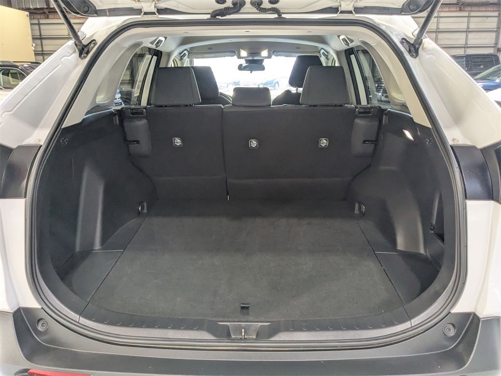 Thumbnail: 2025 Toyota RAV4 - 29