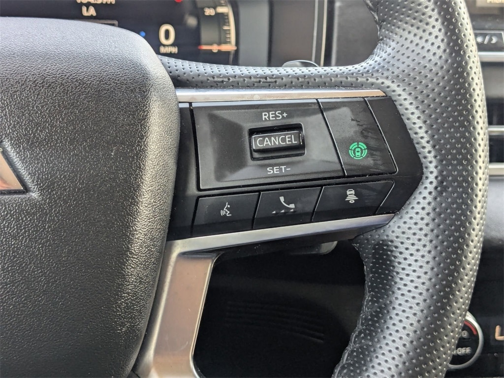 Thumbnail: 2024 Mitsubishi Outlander - 17