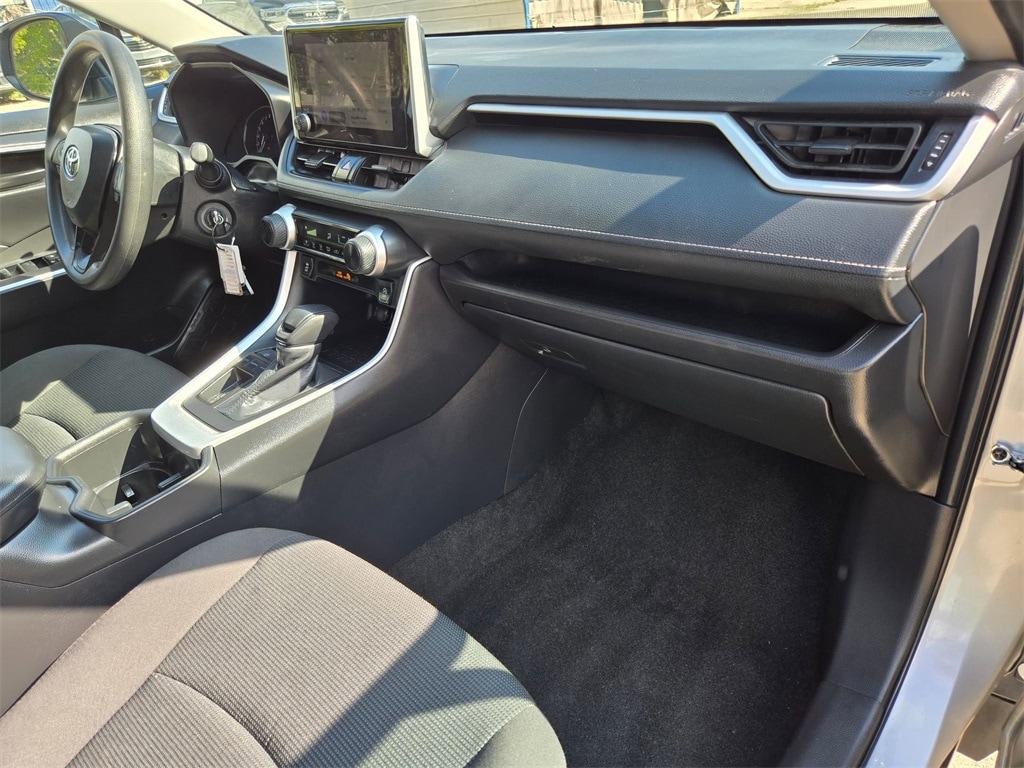 Thumbnail: 2024 Toyota RAV4 - 32