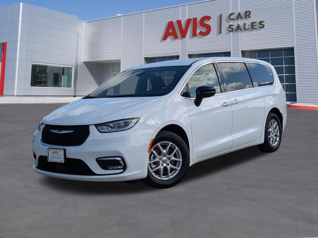 Thumbnail: 2025 Chrysler Pacifica - 1