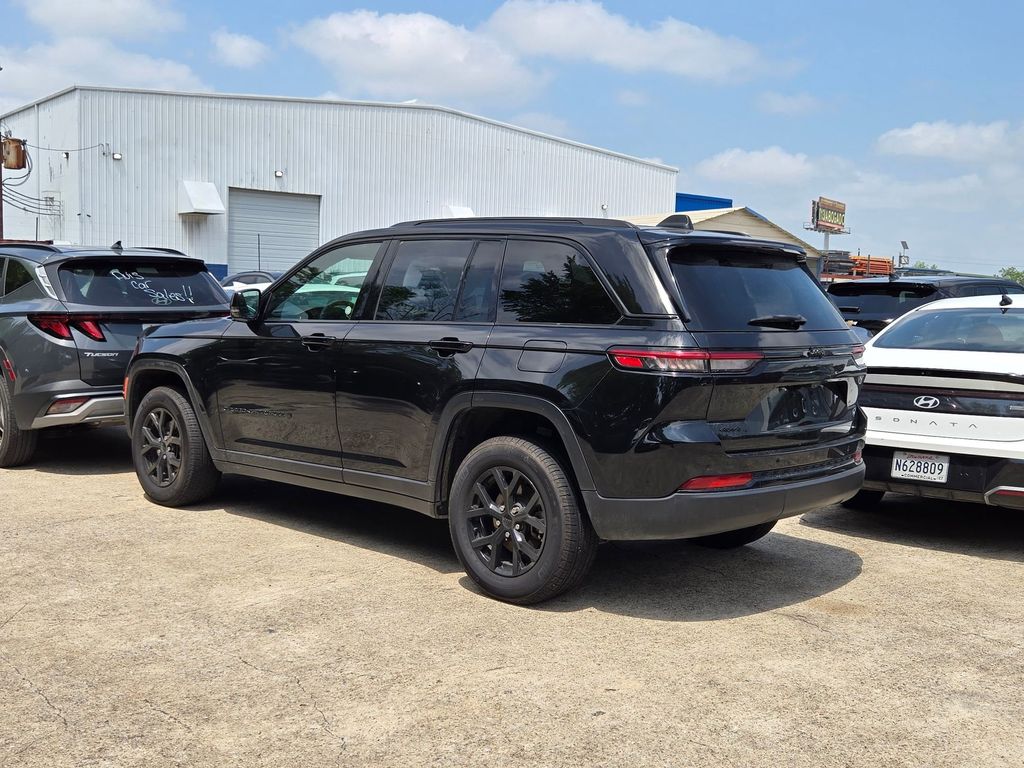 Thumbnail: 2025 Jeep Grand Cherokee - 4