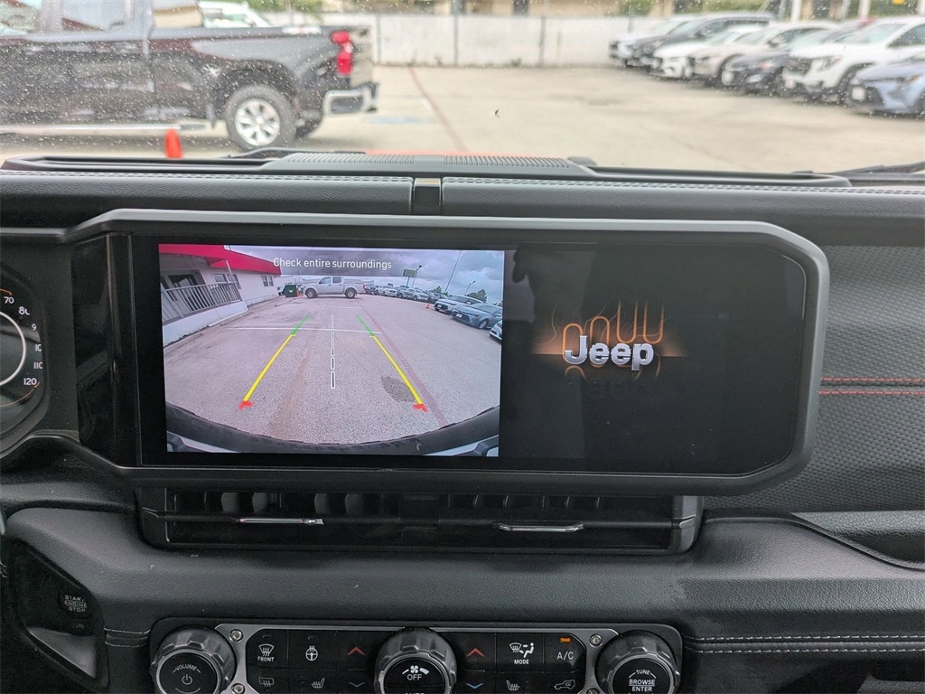 2024 Jeep Wrangler Rubicon 16