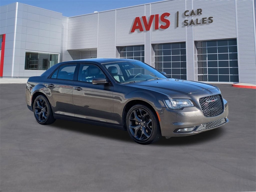 Thumbnail: 2023 Chrysler 300 - 3