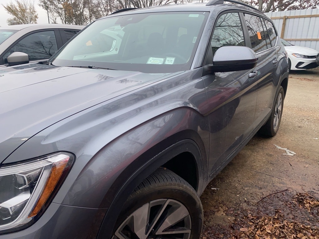 2025 Volkswagen Atlas SE w/Tech